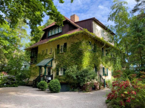 Strandvilla Hubertus Boltenhagen - Ferienwohnungen Apartment mit Parkplatz WLAN Küche Garten Grillplatz Waldbaden, Boltenhagen